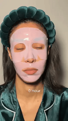 GIF mostrando cliente com a máscara Bio Glass branca aplicada no rosto